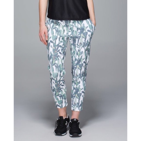 Lululemon Jet Cropped Slim Cactus Pants size 8 - Picture 1 of 5